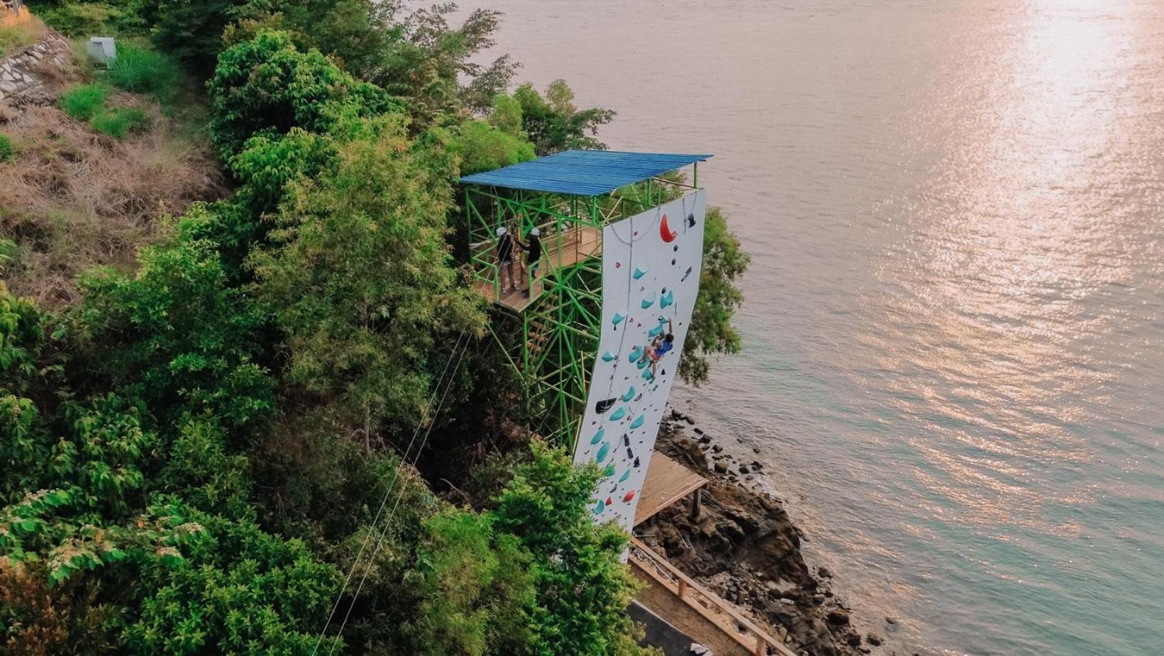Ktm Resort Batam Sekupang Kültér fotó